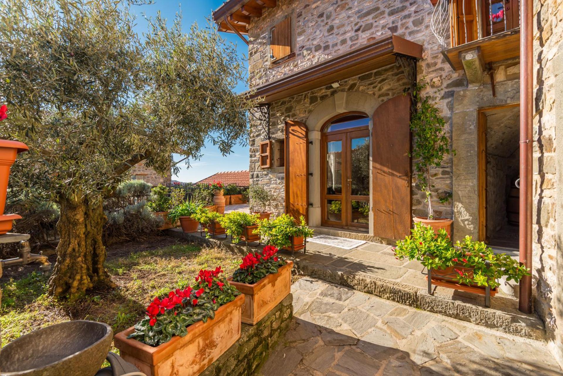 Vivi Luxury Country House Comano  Eksteriør billede